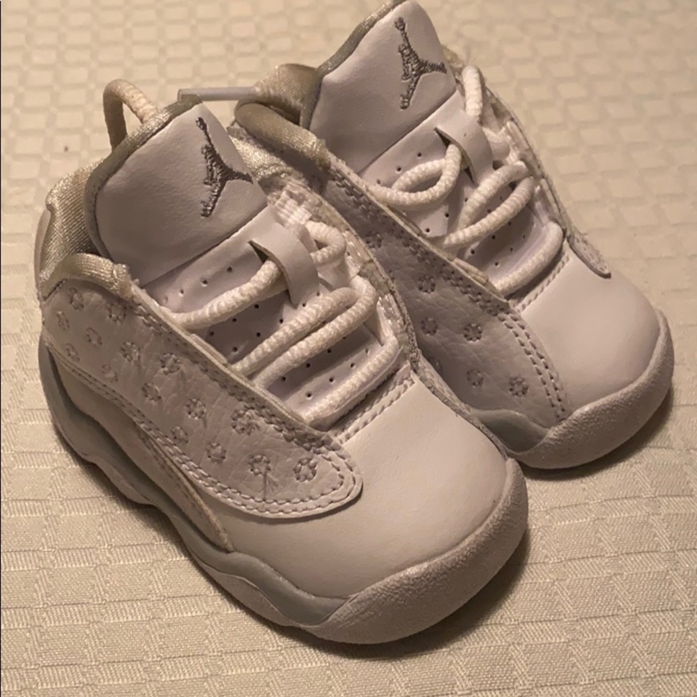 Barely worn baby Jordan 13 Retro low